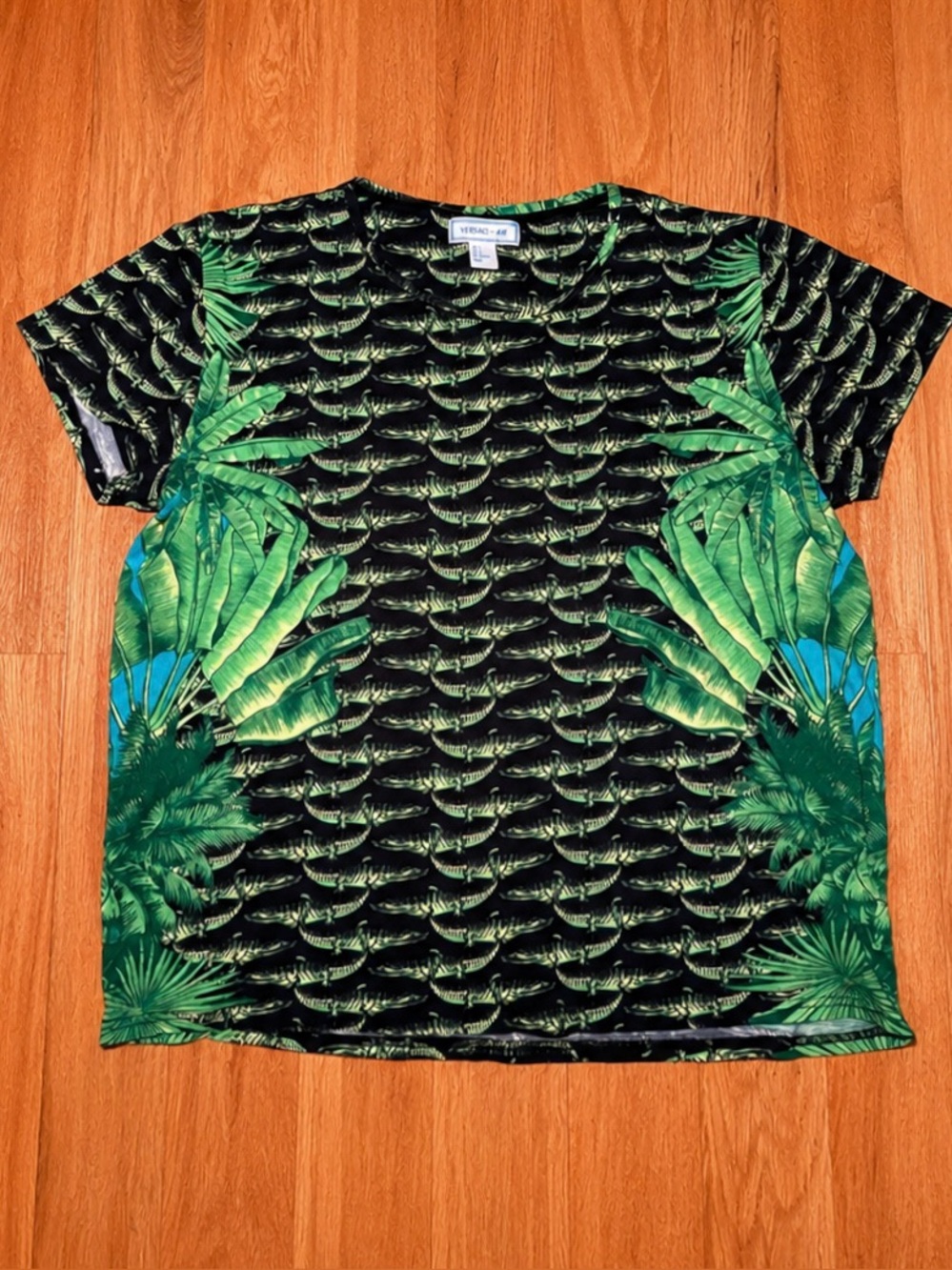 Versace Limited Edition Crocodile Jungle Runway Tshirt 🔥